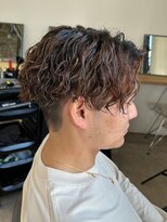 センターパート波巻きパーマスパイラルパーマツイストスパイラル