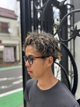 アブニール 我孫子(AVENIR) クセ毛を活かす！ツイストスパイラル × ハイライトメッシュ