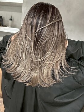 アポロ 横浜駅店(apollo) xバレイヤージュ/ホワイトグレージュ/レイヤーカット