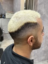 メグロバーバーショップロッポンギ 目黒六(MEGURO BARBER SHOP 6PPONGI) フェード×ブロンド
