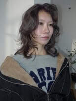 ドロップ(drop)&nbsp;ミディアムレイヤー　グレージュ　レイヤーカット（青山表参道）