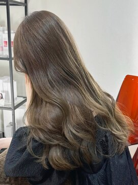 エル バイ アンキシム(elu by AHNKISM) ミディアムロングレイヤーカットブリーチなしダブルカラー心斎橋