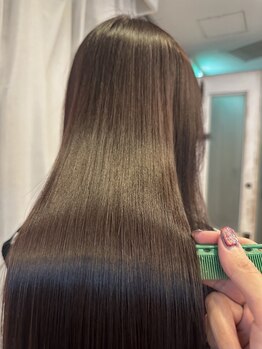 シェモアイグレック(chez-moi igrek)の写真/【曽根駅◆徒歩1分】ダメージレスで自然な仕上がりが◎髪質に合わせた施術で、理想の美ストレートが叶う☆