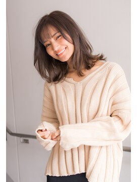 リル(Lilou) 【Lilou】伸ばしかけ鎖骨ミディアム.大人なグレージュカラー