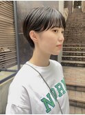 暗髪マッシュショート