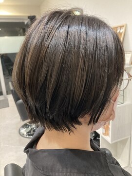 ガーベラ(gerbera) ショートボブ×アッシュブルー