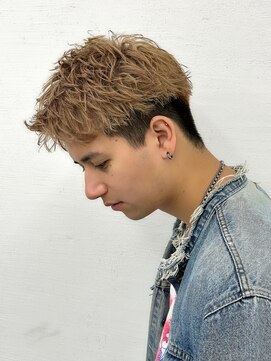 アーリー(Ali'i) 爽やかヘアベリーショートアップバングミルクティーベージュ