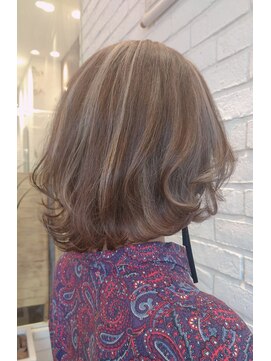 ヘアアートヒサ(HAIR ART hisa) 「RYOKO」30代40代50代 フェミニンウルフ×ハイライトカラー