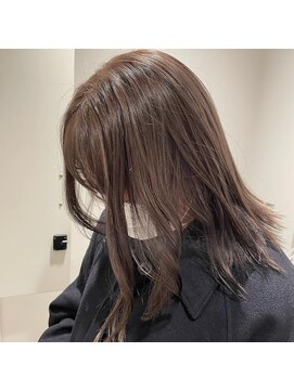 ニーゼロゼロナナ(2007) グレージュ