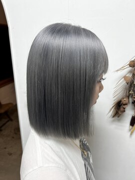 ヘアーデザインサロン スワッグ(Hair design salon SWAG) whitesilver