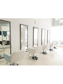 【ヨークタウン内2F】全員クーポン多数ご用意◎丁寧なカウンセリング×似合わせ技術をプチプラで♪