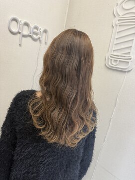 ヘアメイクアン(Hair Make Une) 透け感カラー　カーキベージュ　透明感◎