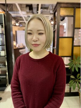 バム 名古屋栄店(BAMM) ホワイトベージュのボブ【坂根】