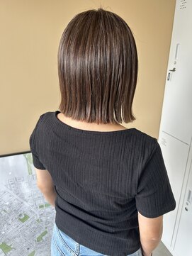 ナギ 栃木(nagi) 白髪ぼかしハイライト×ボブ