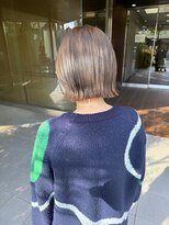 ヘアメイク シュシュ(Hair make chou chou) 切りっぱなしボブベージュカラー