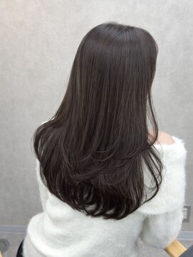 ユエ(YUE) レイヤーカット/-5歳の美髪へ