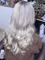 ブレイズヘアー(BLAZEhair)&nbsp;【ツヤ感バツグン】ホワイトミルクティグレージュ×ブリーチ２回