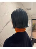 デザインカラー／暗めカラー／切りっぱなしミニボブ