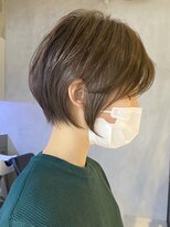 エリマ 調布(elima)&nbsp;大人ショートボブ 前髪なし 長め アッシュベージュ 30代40代