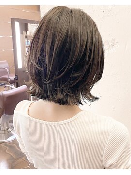 ティーシェル(TIECHEL) 小顔イメチェン、ラベンダーグレージュカラーくびれレイヤーボブ