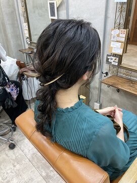ブーミー(Bor mee) 【Bormee】結婚式お呼ばれ大人女子の編みおろしヘア