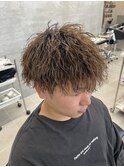 メンズパーマスパイラル10代20代人気ヘアスタイルブラウンカラー
