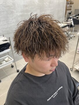 O メンズパーマスパイラル10代20代人気ヘアスタイルブラウンカラー