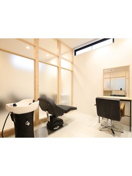 スタイリストがマンツーマンで担当◇お客様一人ひとりに合わせた接客と施術で、あなたの髪を徹底サポート！