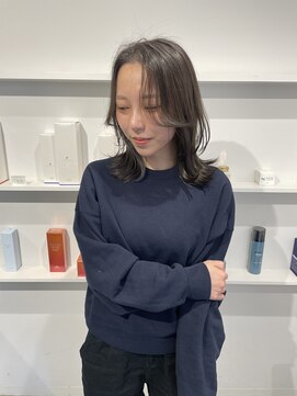 テン(tenn) レイヤーカット　オリーブグレージュ