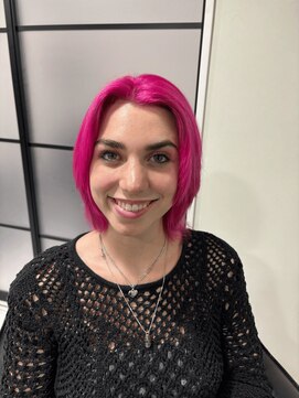 ボンズサロン(BONDZSALON) ビビットカラー×ピンクヘア【麻布十番駅/六本木駅】