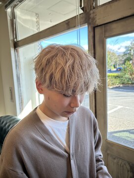 ライン(LYNE) ホワイトベージュ