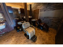 eLL hair&life【エル ヘアアンドライフ】の雰囲気（【シャンプー台】落ち着いた空間でリラックス♪）