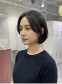 外ハネボブ前下がりボブレイヤーボブミルクティーグレージュ髪型