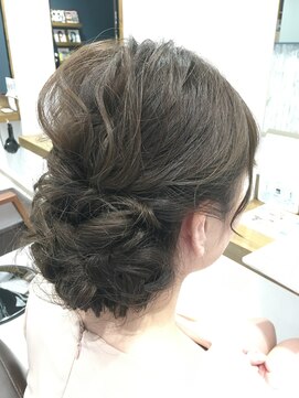 レーヴ(Reve) ゆるふわパーティーヘア【レーヴ】