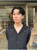 パーマ風センター分けメンズショート