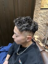 ミリオンバックス 御徒町店(Million Backs)&nbsp;ツイストパーマ/メッシュ/フェード<理容室>[メンズ/眉毛]