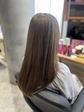 リーオオサカ(Lee Osaka) Wカラー×グレージュ×東芽生