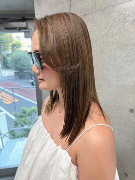 エウペ 渋谷(WEUPE) 斜めバング/グレージュカラー/デザインカラー/シルキーベージュ