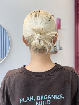 ソト 銀座(soto.) ミディアムヘア/暗めカラー/デザインカラー/ヘアセット/銀座