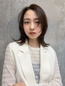 ベル 新宿(Belle) 前髪なしミディアムレイヤー/くびれヘア