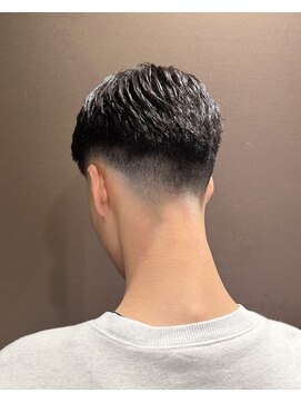 ヒロギンザ 六本木店(HIRO GINZA) ロースキンフェード七三バック