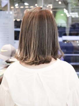 クアトロ グランシュ 川崎店(QUATRO × GranCieux) 外ハネミディアム★QUATRO★