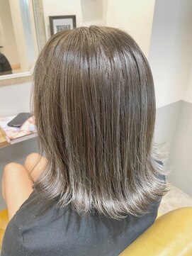 ヘアーワークス ヘルム 渋谷店(HAIR WORKS HELM) レイヤーロング前髪パーマグレーベージュレイヤーロング７