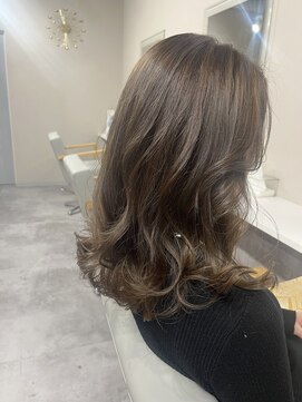 シーラ(cie-ra.) #フォギーベージュ#ミディアムレイヤー　　#cie-ra.