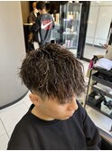 ツイストスパイラルパーマ　金メッシュ　ツイストパーマ