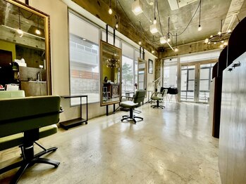 頭質改善専門美容室 circus 南風原店