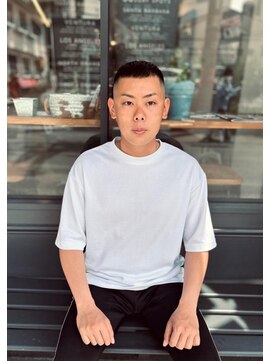 クフィア メンズヘアー カンポ 難波店(CUFFIA MEN'S HAIR CAMPO) ベリーショートセンターパートダークアッシュニュアンスパーマ