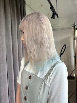 ニュート(Neut ) デザインカラー/ホワイトシルバー/ペールブルー