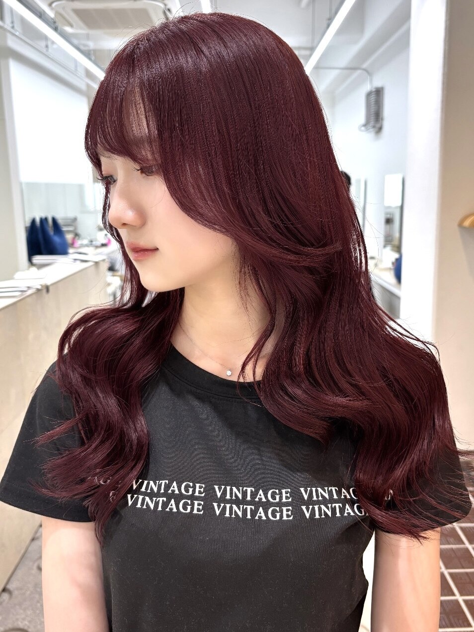 レッドネイビーヘア 2025年夏】レッドカラーの髪型・ヘアアレンジ｜人気順