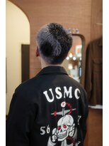 エディ(Edy)&nbsp;刈り上げバズカットケアブリーチダブルカラーデザインカラー坊主